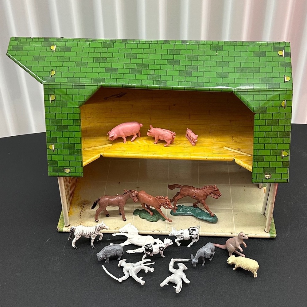 Vintage Ohio Art Lazy-Day Farm Tin Litho Barn with Plastic Animal Figures‎ Set